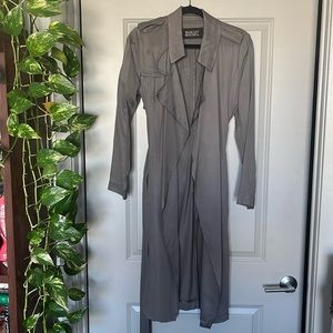 Badgley Mischka lightweight grey trench coat, size S, good condition.